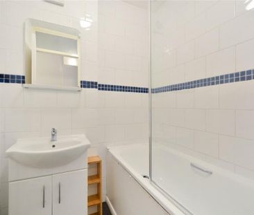 2 Bed End Terrace, Elephant Lane, SE16 - Photo 6