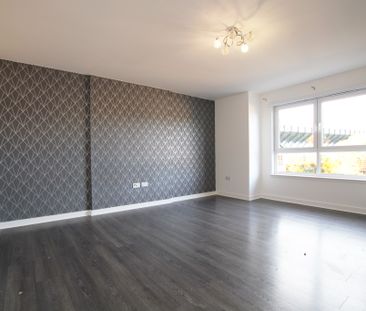 Springfield Gardens, Parkhead, Glasgow - Photo 3