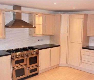 4 bedroom terraced house to rent - Photo 6