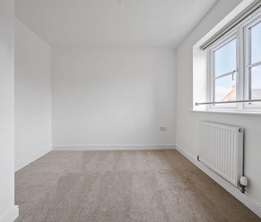 4 bedroom detached house to rent - Photo 3