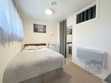 1 Bedroom Apartment To Let - Photo 3