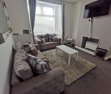 1 bedroom in a house share to rent - Photo 5