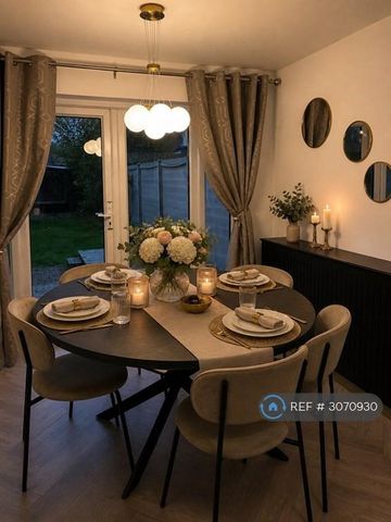 4 bedroom semi-detached house to rent - Photo 4