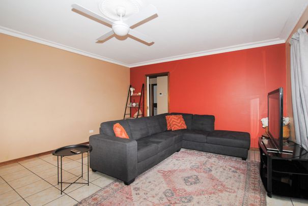 FOUR BEDROOM FULLY FURNISHED FAMILY HOME - Photo 1