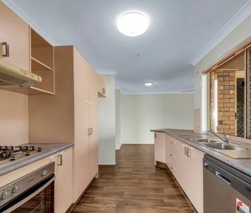 LOW MAINTENANCE LIVING IN NEW AUCKLAND - Photo 4