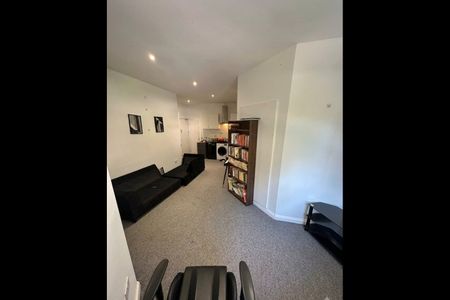 1 Bed Flat, Manchester Road, E14 - Photo 2