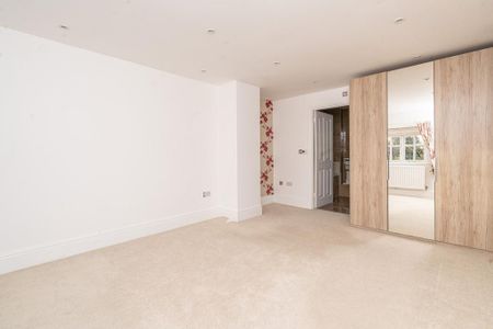 4 bedroom detached house to rent - Photo 3