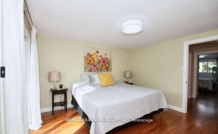 Condo Townhouse For Lease | N9268724 - Photo 4