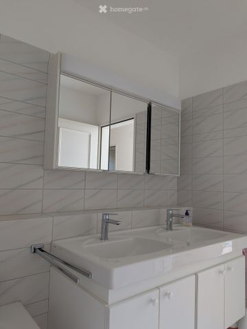 Exclusive Top-Floor 2-Level Penthouse in Adliswil (85 m²) - Photo 5