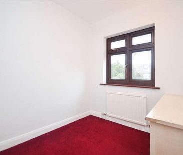 Hill Grove, Romford, Essex, RM1 - Photo 5