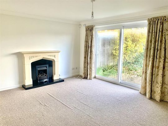 4 bedroom detached house to rent - Photo 1