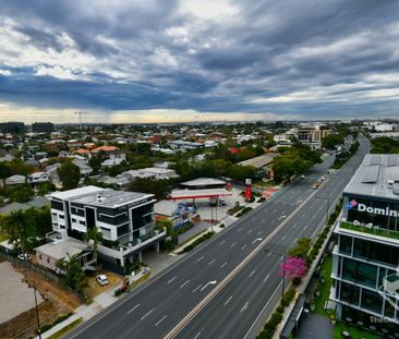 More Than a One-Bedroom – Space, Style & Spectacular Views - Photo 6