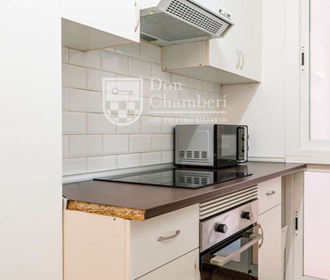 Exclusive Opportunity in Chamberí – Bright Ground Floor Apartment, ... - Photo 2