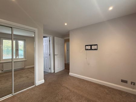 2 Bed Flat, Torridon Drive, PA4 - Photo 3