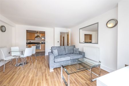Turner House, Cassilis Road, London, E14 flat to rent - Photo 2