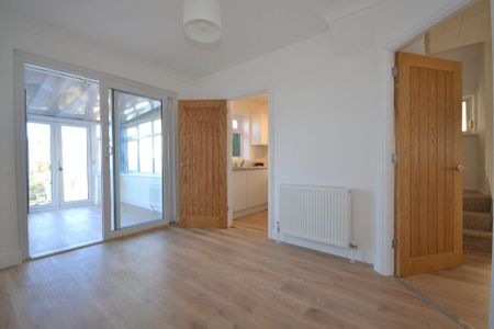 2 bedroom semi-detached bungalow to rent - Photo 2