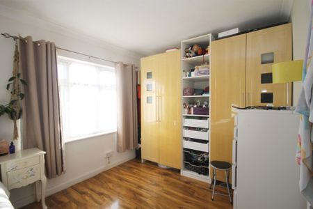 Owen Close, Northolt - Photo 4