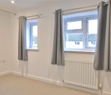 2 bedroom semi-detached house to rent - Photo 3