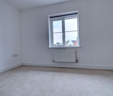 3 bedroom mid terraced house to rent - Photo 4