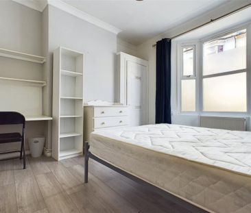 5 bedroom terraced house to rent - Photo 4