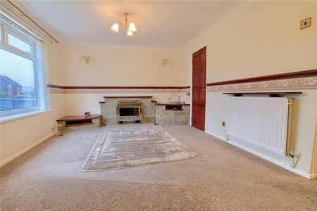 4 bed terraced house to rent in Midfield View, Elm Tree, TS19 - Photo 2