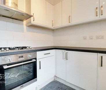 3 bedroom terraced house to rent - Photo 6