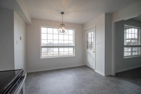 Bright & Updated 2-Bedroom Unit with Parking - Photo 5