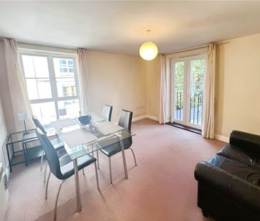 Tudor Way, Knaphill, Woking, Surrey, GU21 2UD - Photo 1