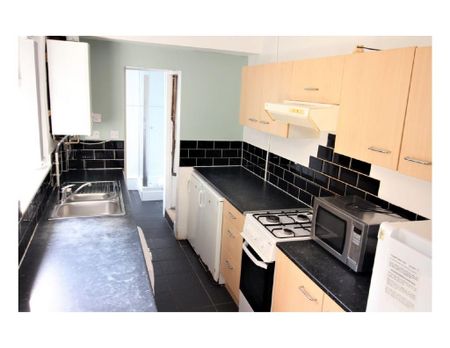 4 bedroom house to rent - Photo 3