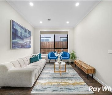Modern, Spacious & Bright Family Home! - Photo 4