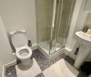 2 bedroom penthouse to rent - Photo 6