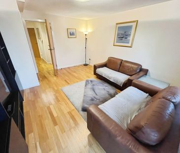 2 bedroom Flat To Let Total Size: 800 SQ FT - Photo 1