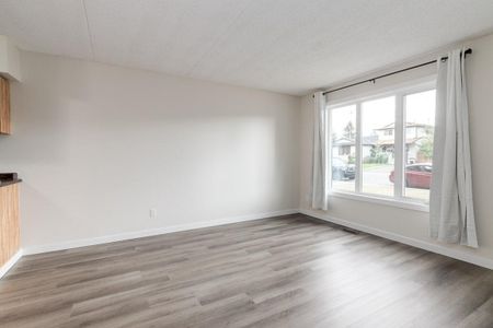 2 Bedroom - Photo 2