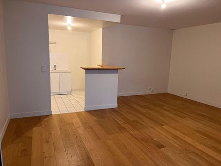 location Appartement T2 DE 57.1m² À PARIS 15 - Photo 4