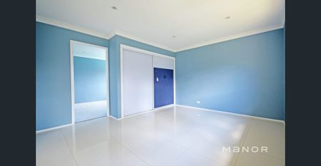 Spacious 5-Bedroom Family Home with Pool in Prime Kings Langley Location - Photo 4