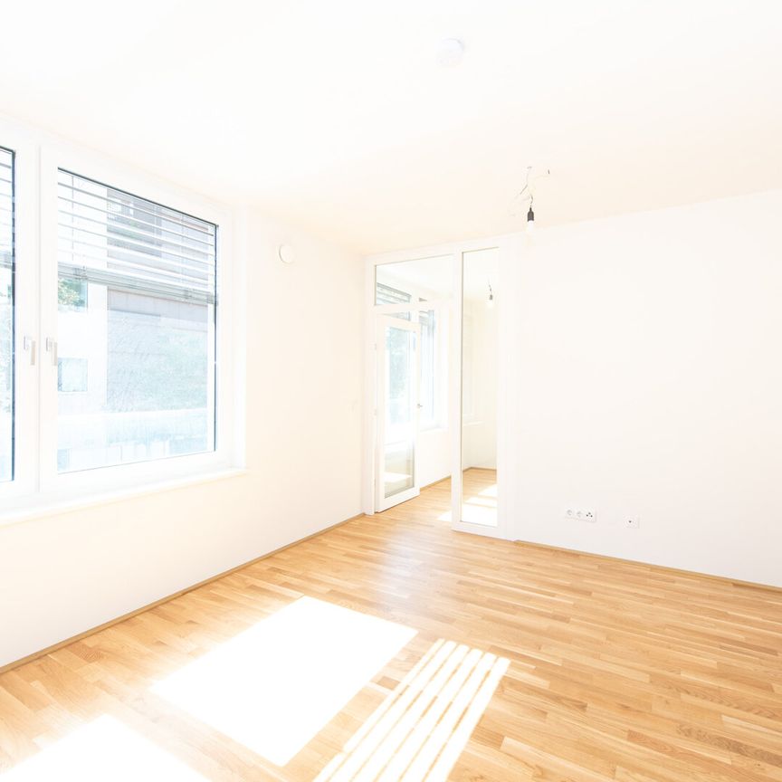 Lichtdurchflutete 2 Zimmerwohnung mit Wohlfühlfaktor - ab sofort verfügbar! - Photo 1