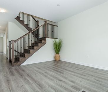 For Lease - 86 Kenneth Rogers Crescent, East Gwillimbury, Ontario - Photo 6