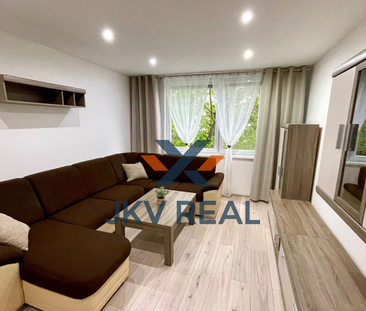 Na prenájom zrekonštruovaný 3-izbový byt - Fotografia 3