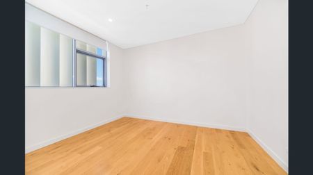 Spacious 2 Bedroom with Media Desk and Extra Large Balcony! - Photo 3