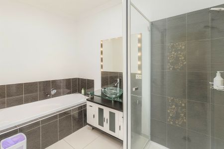 Modern, Efficient Living in a Prime Dandenong Location - Photo 4