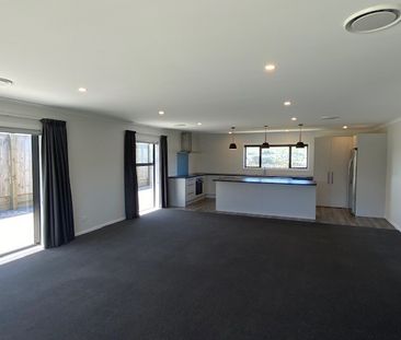 5 Rotorua Grove, Aotea - Photo 2