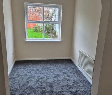 3 bedroom semi-detached house to rent - Photo 6