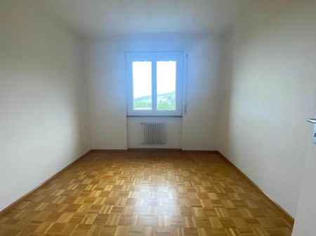 Appartement de 4 pièces avec grand balcon et vue dégagée - Photo 4
