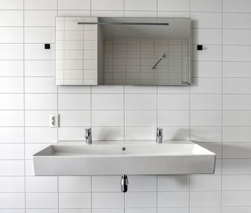 Appartement te huur: Elzenhagensingel 300 1022 LA Amsterdam - Photo 1