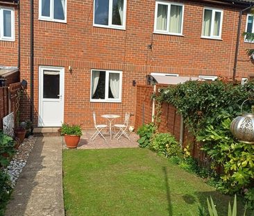 Room in a Shared House, Dempsey Close, SO19 - Photo 5