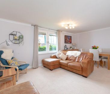 3 bedroom flat to rent - Photo 1