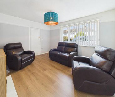 3 bedroom Terraced House to rent - Photo 2