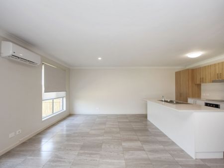 Beautiful 3 Bedroom Home in Walloon. - Photo 5