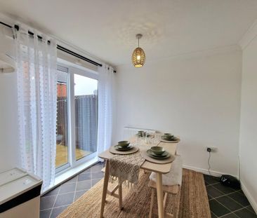 3 bedroom semi-detached house to rent - Photo 3