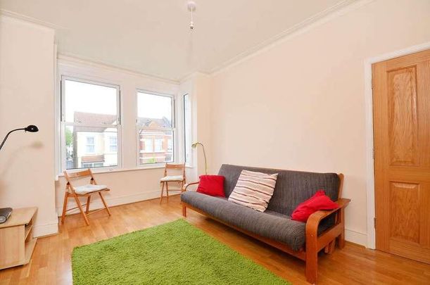 Drayton Gardens, West Ealing, W13 - Photo 1